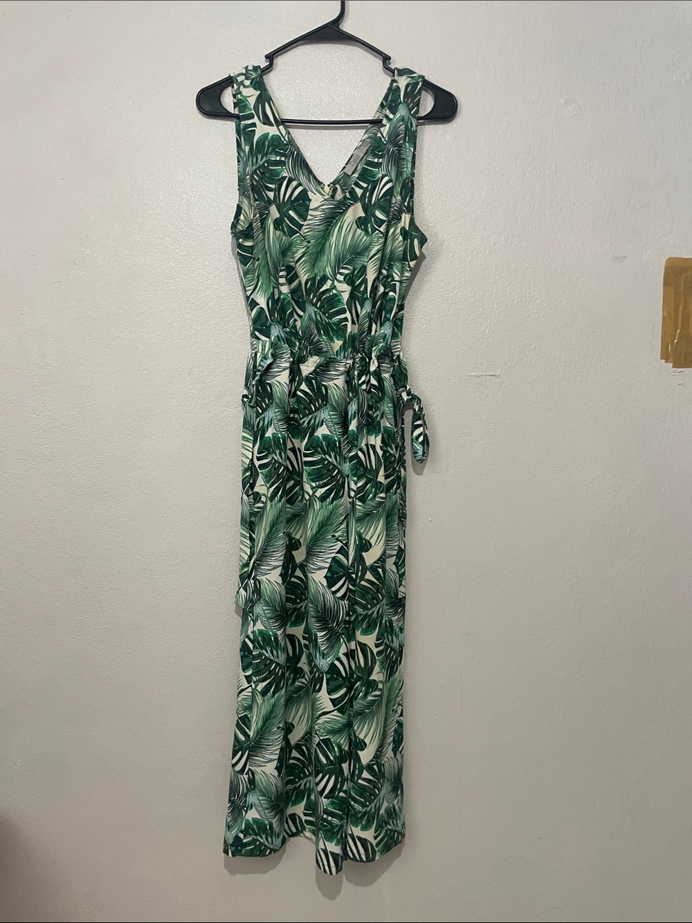 Dalia Collection Green Palm-Print Sleeveless Maxi Dress
